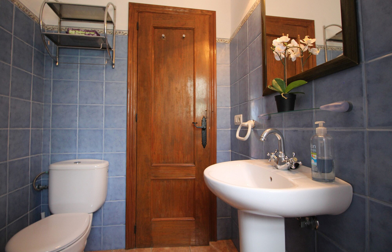 Bathroom 4, 1076 Cortijo de la Musica, Málaga