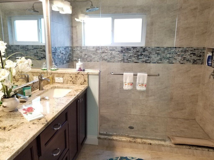 Bathroom 4, Rusty Pelican, Flagler