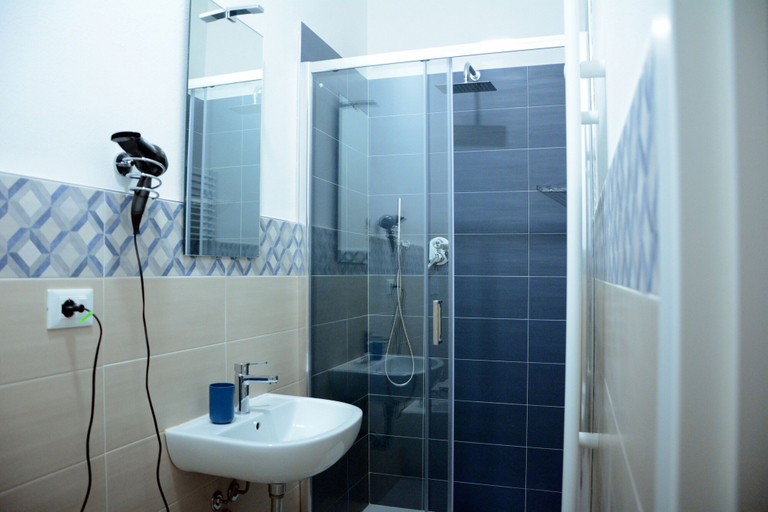 Bathroom 3, Mambo Suites, Bologna