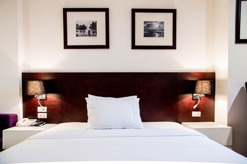 Yen Hotel, Cầu Giấy