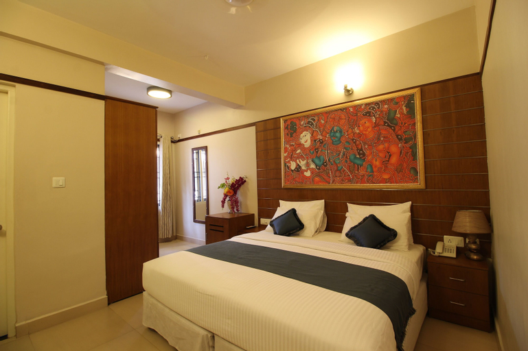 Srivar Hotels, Thrissur