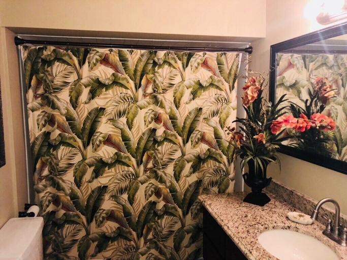 Bathroom, Seas the Day - Lower, Flagler