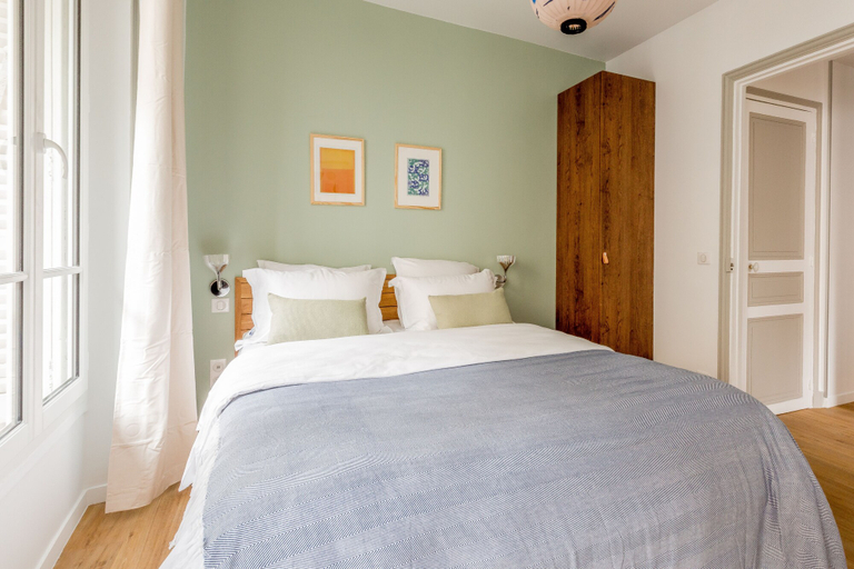 Bedroom 4, Edgar Suites Spacious Apartment Martyrs, Paris