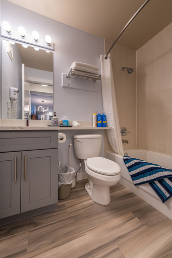 Bathroom 4, WindTower Resort - 1 BR Suite or 1 Single Room, Division No. 15