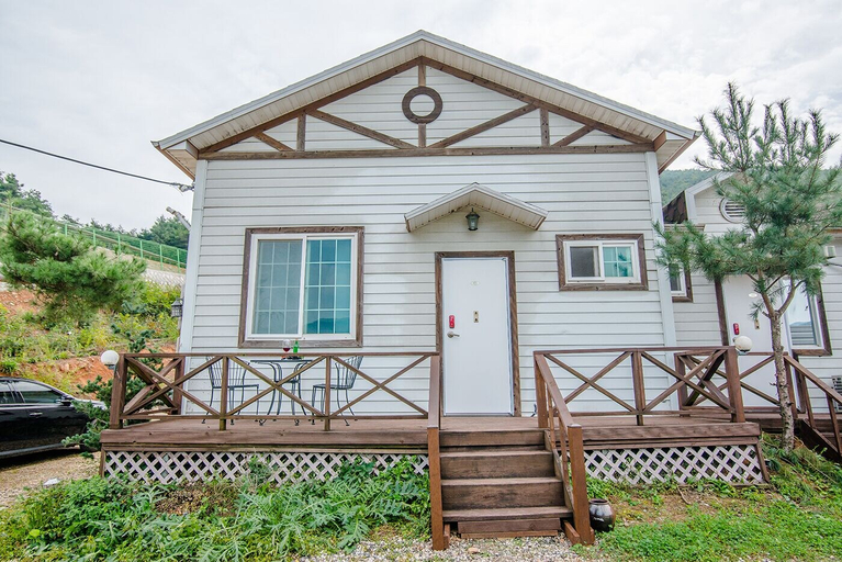 Exterior & Views 2, Mungyeong Mountain Morning Pension, Mungyeong