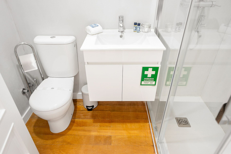 Bathroom 3, Porta 34 Apartments, Braga