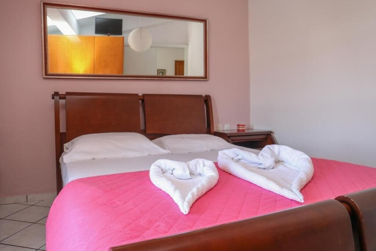 Bedroom 4, Vaya Zorba Studios, Thessaly