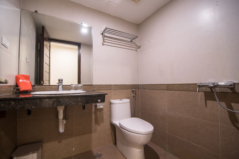 Bathroom 2, RedDoorz near Giap Bat, Thanh Xuân