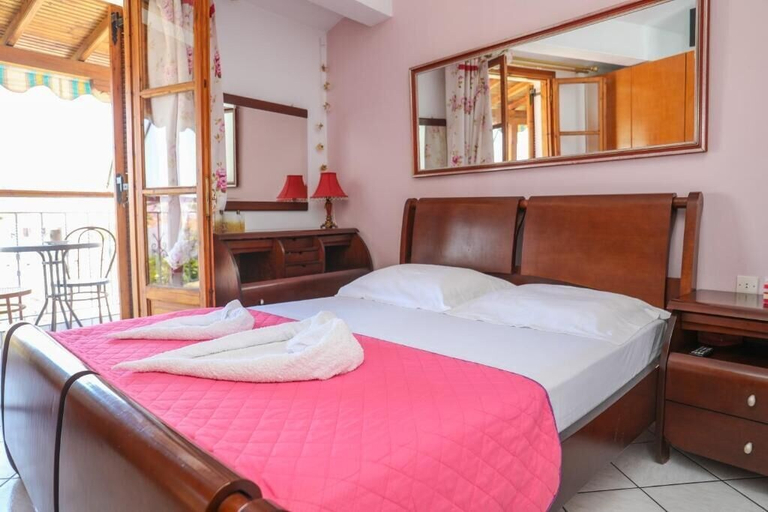 Bedroom 3, Vaya Zorba Studios, Thessaly