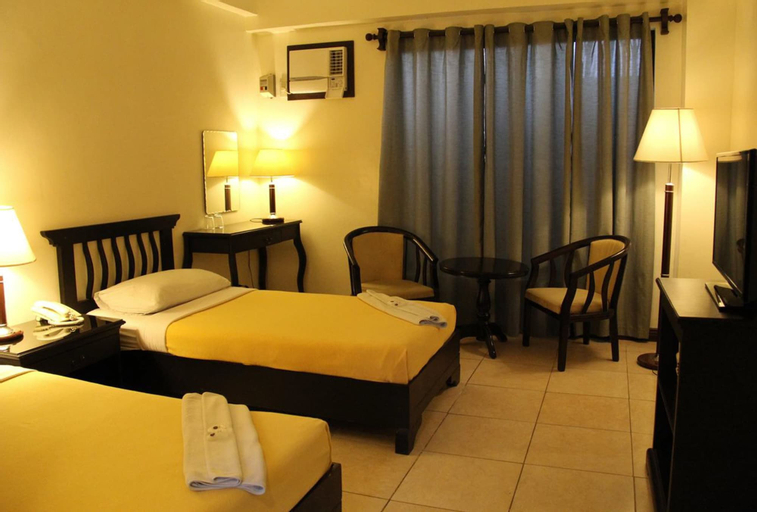 Rosvenil Hotel, Tacloban City