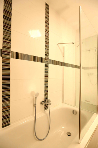 Bathroom 4, Sleep2Fly Hamburg-Airport, Hamburg