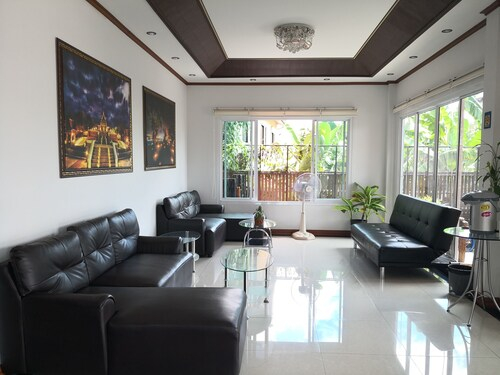 Ruenchofa Hotel, Muang Nong Bua Lam Phu