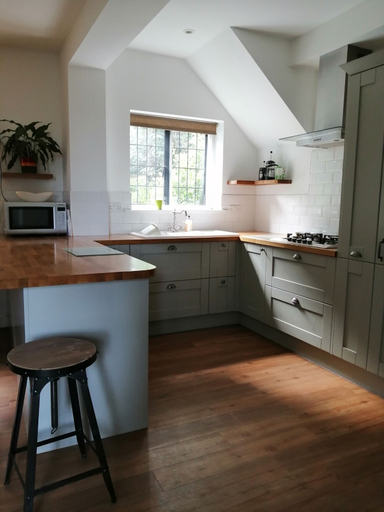Others 4, The Old Cook's House, Surrey