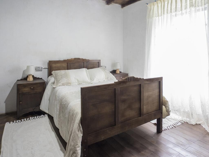 Bedroom 3, A Fonte das Bodas Pensión, Lugo