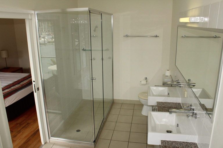 Bathroom 3, Beachside Apartment 17, Magnetic Island