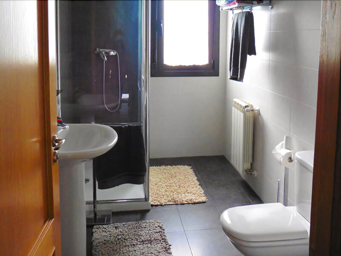 Bathroom, Txanpardin, Guipúzcoa