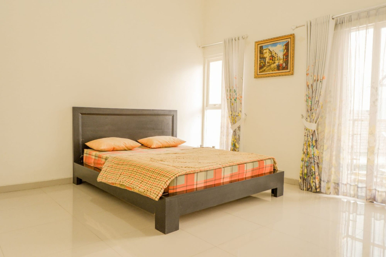Bedroom 2, Amina Hill View Malang, Malang