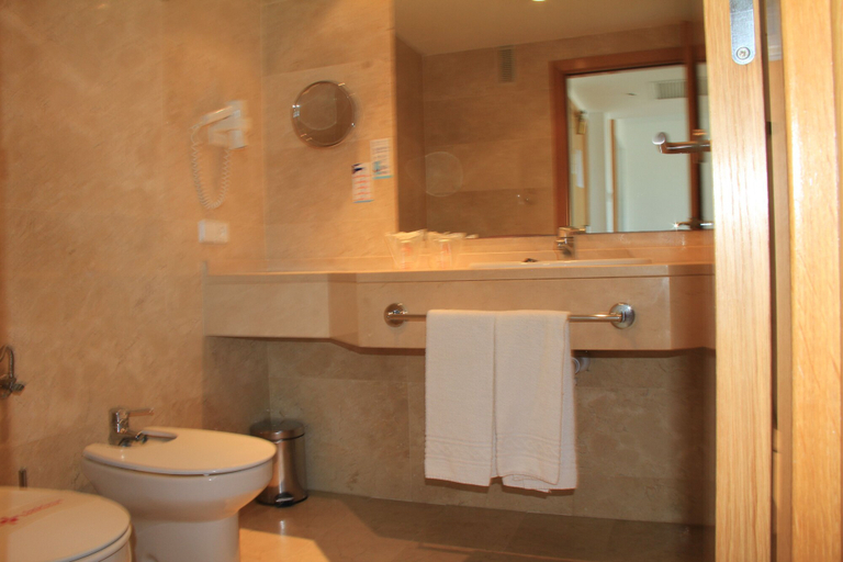 Bathroom 5, Dunes Platja, Baleares