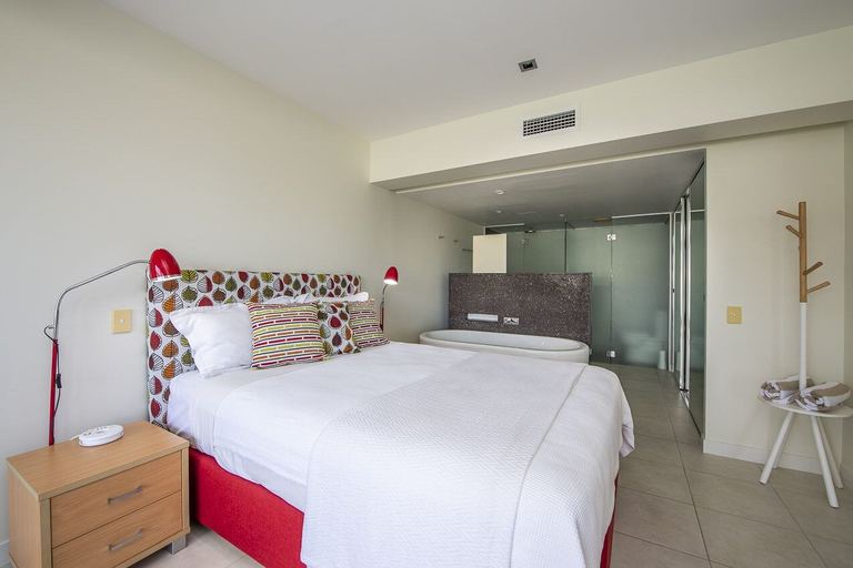 Bedroom 2, Blue on Blue Apartment 1015, Magnetic Island