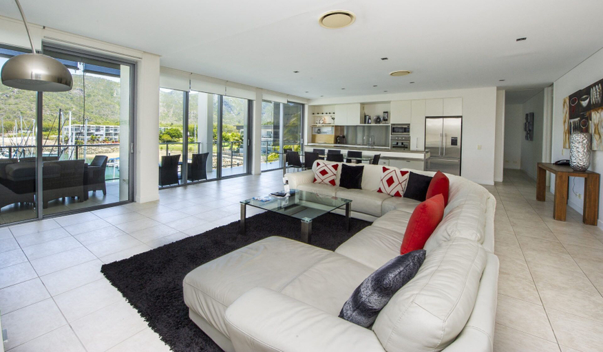 Public Area, Blue on Blue Apartment 335, Magnetic Island