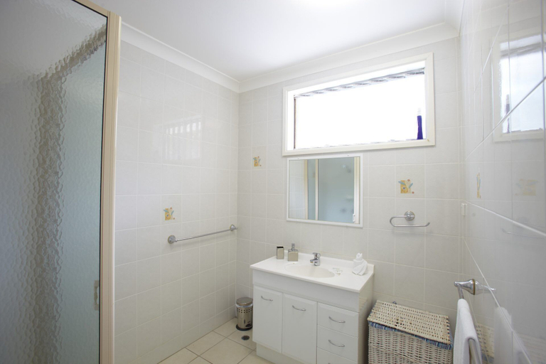 Bathroom, BrookeHaven, Magnetic Island