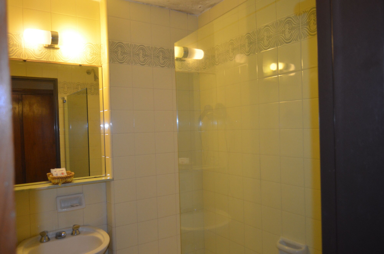 Bathroom 4, Hostal Santa Fe de la Veracruz, La Capital