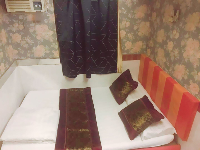 Others 4, Royal Capital Hotel, Hong Kong Island
