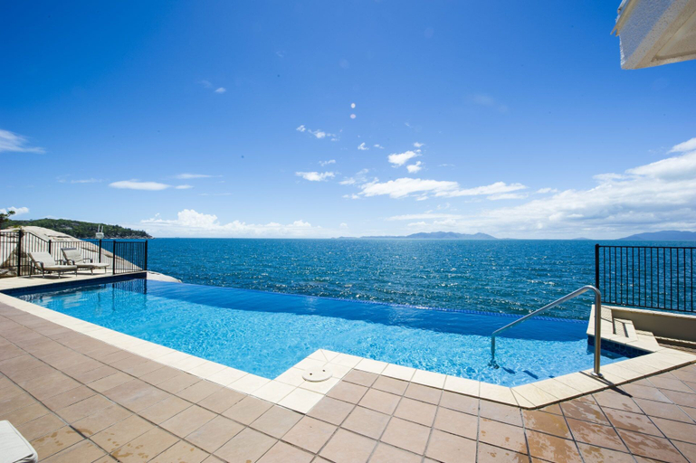 Others 2, 1 Bright Point Apartment 5402, Magnetic Island