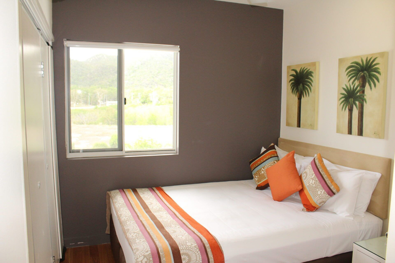 Bedroom 2, Beachside Apartment 17, Magnetic Island