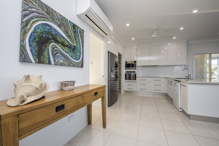 Others 5, Sandy Decks, Magnetic Island