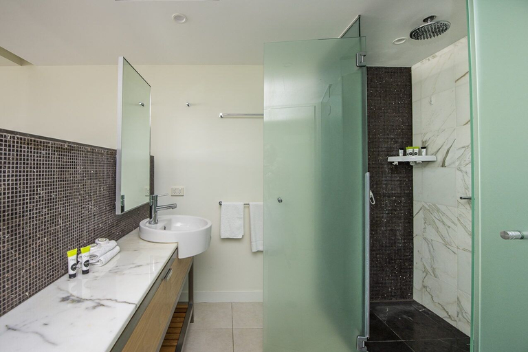 Bathroom 3, Blue on Blue Apartment 1015, Magnetic Island