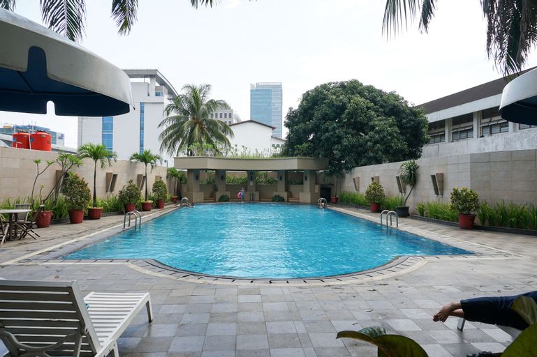 Best Location 2BR at Beverly Tower Apartment TB. Simatupang By Travelio, Jakarta Selatan