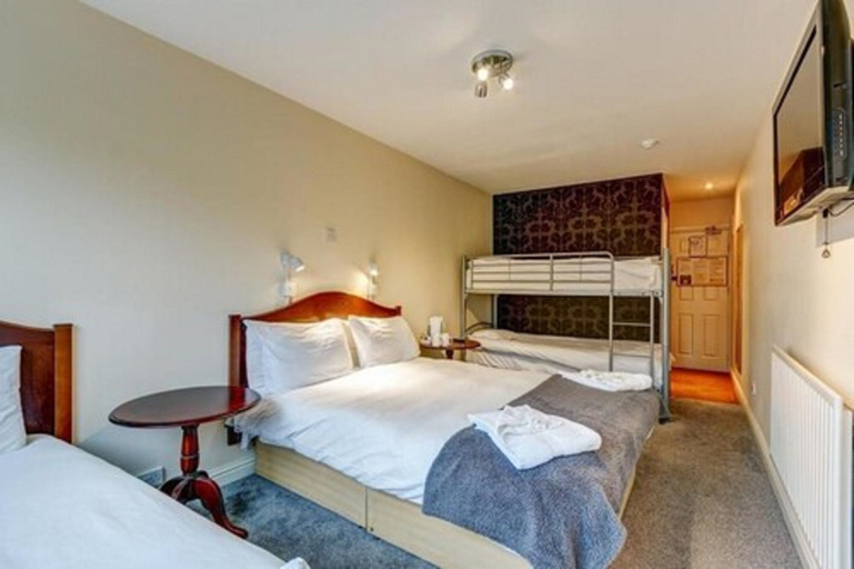 Bedroom 2, The Commodore Hotel, Nottingham