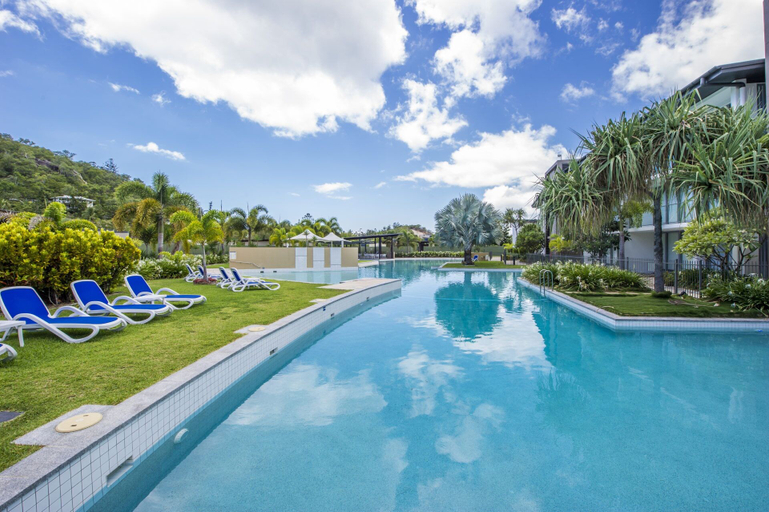 Sport & Beauty 5, Blue on Blue Apartment 335, Magnetic Island