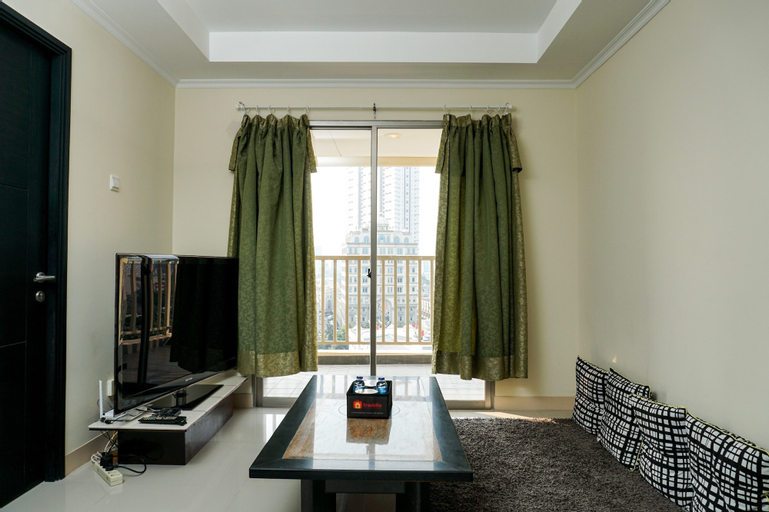 Comfortable 3BR with Japanese Style Livingroom Belmont Apartment By Travelio, West Jakarta