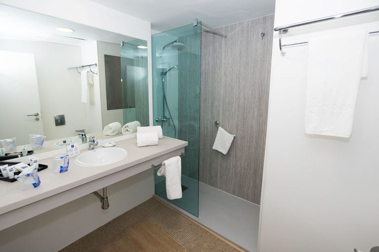 Bathroom 5, Morasol Suites, Las Palmas