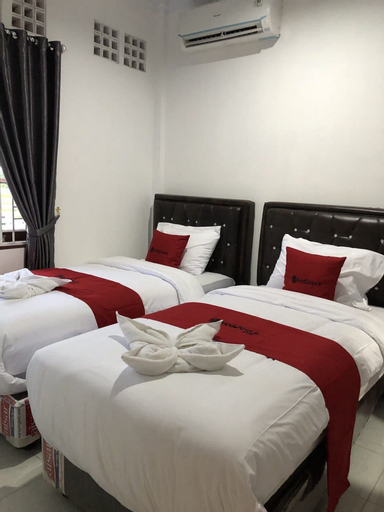 RedDoorz near CitraLand Gama City Medan, Medan