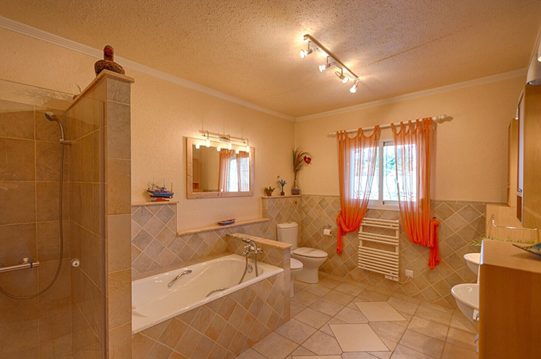 Bathroom 4, Ambiente, Alicante