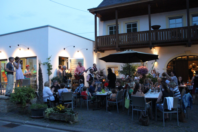 Johannishof Wein-Café & Gästehaus, Trier-Saarburg