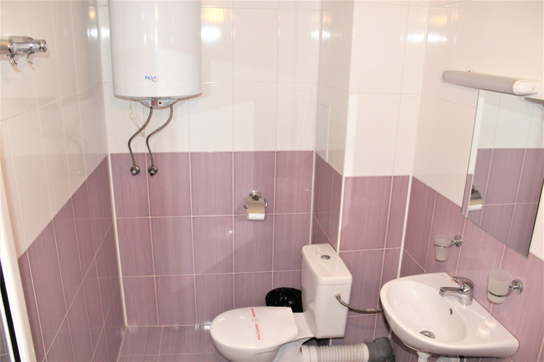 Bathroom 5, Solei Apartments, Primorsko