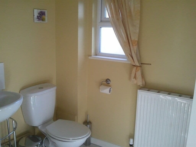 Bathroom 3, Latchmead, Hertfordshire
