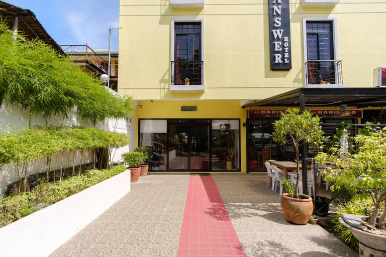 Exterior & Views 2, RedDoorz Plus @ West Nautical Road Puerto Galera, Puerto Galera