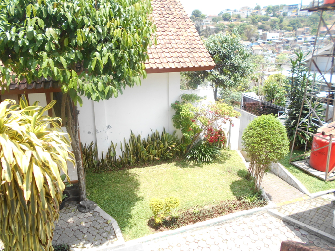 Others 5, Rumah Syariah Bugenvil, Bandung