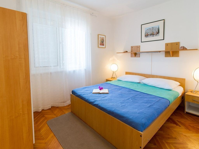 Bedroom 3, Apartment Marijana With a sea View, Pula