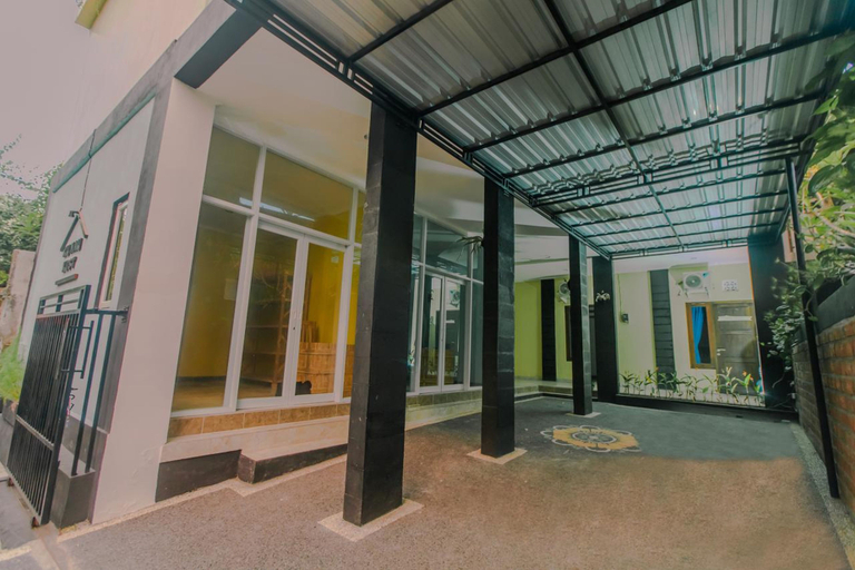 Exterior & Views 2, KuNau Homestay, Badung