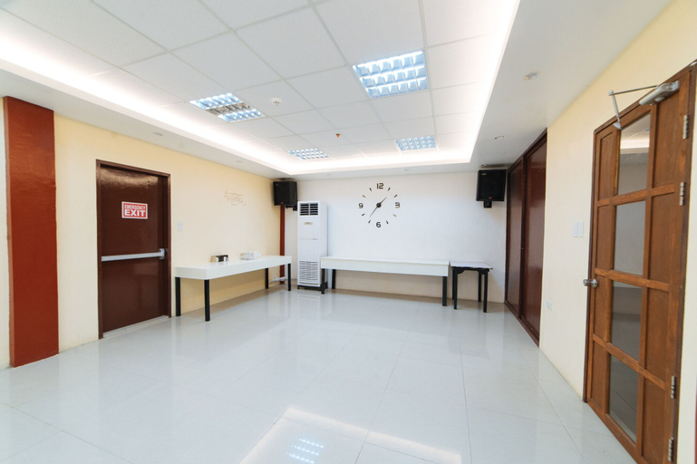 Public Area 3, RedDoorz @ Rosario Street Bacolod, Bacolod City