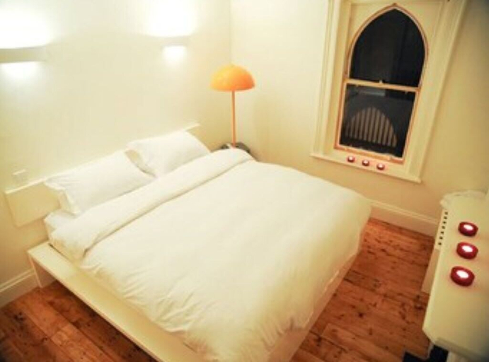 Bedroom 3, Kellys Hotel, Dublin