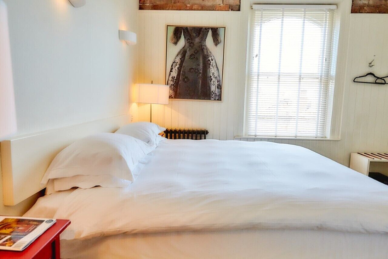 Bedroom 3, Kellys Hotel - Adults Only, Dublin
