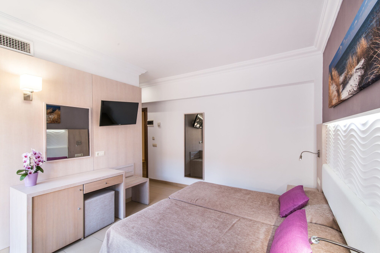 Bedroom 3, Hotel Baviera, Baleares