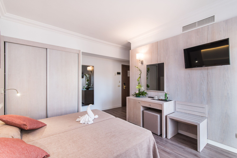 Bedroom 3, Hotel Baviera, Baleares